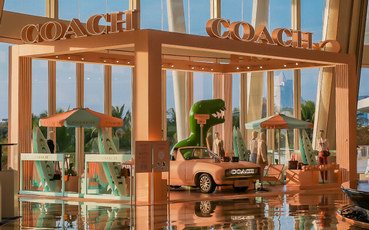 中免集团携手Coach开设限时快闪店 惊喜空降海南