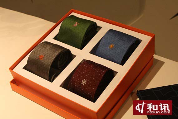 和讯直击:爱马仕2010秋冬鉴赏配饰系列