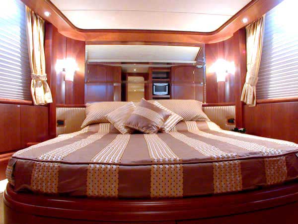 Azimut 80 Yacht Charter